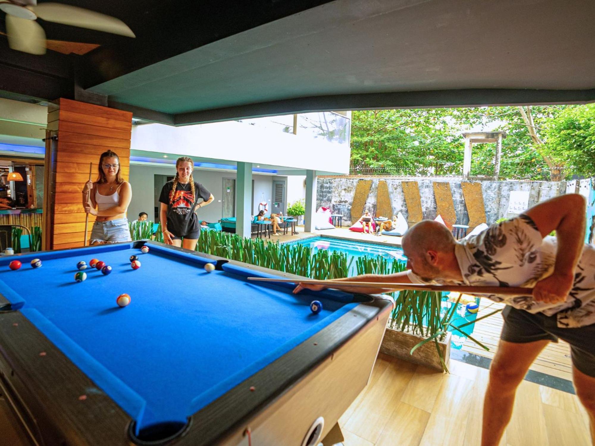 Hostel Mad Monkey Phuket Patong Exterior foto