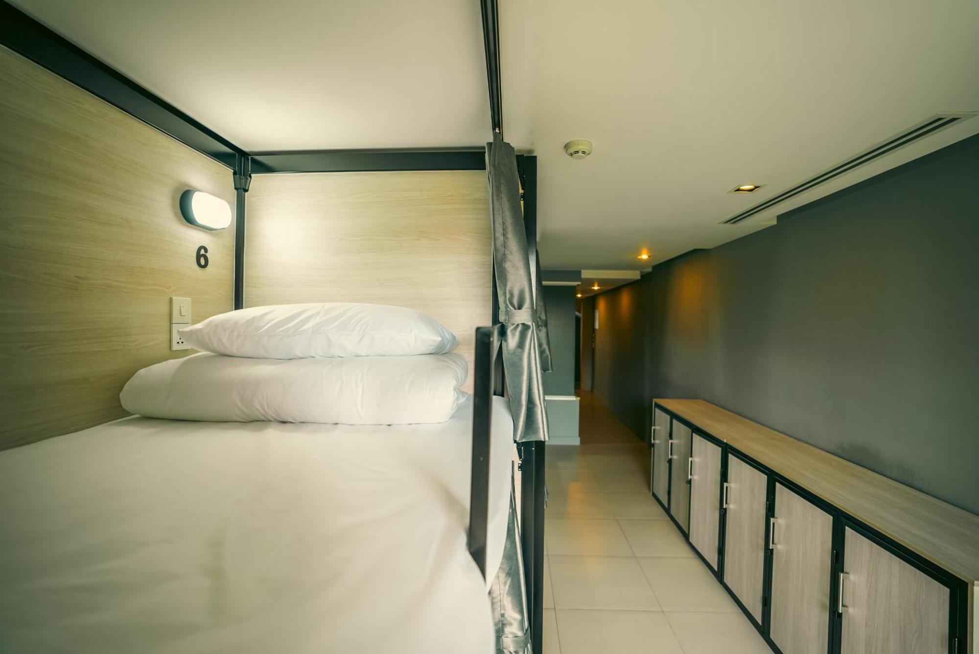 Hostel Mad Monkey Phuket Patong Exterior foto
